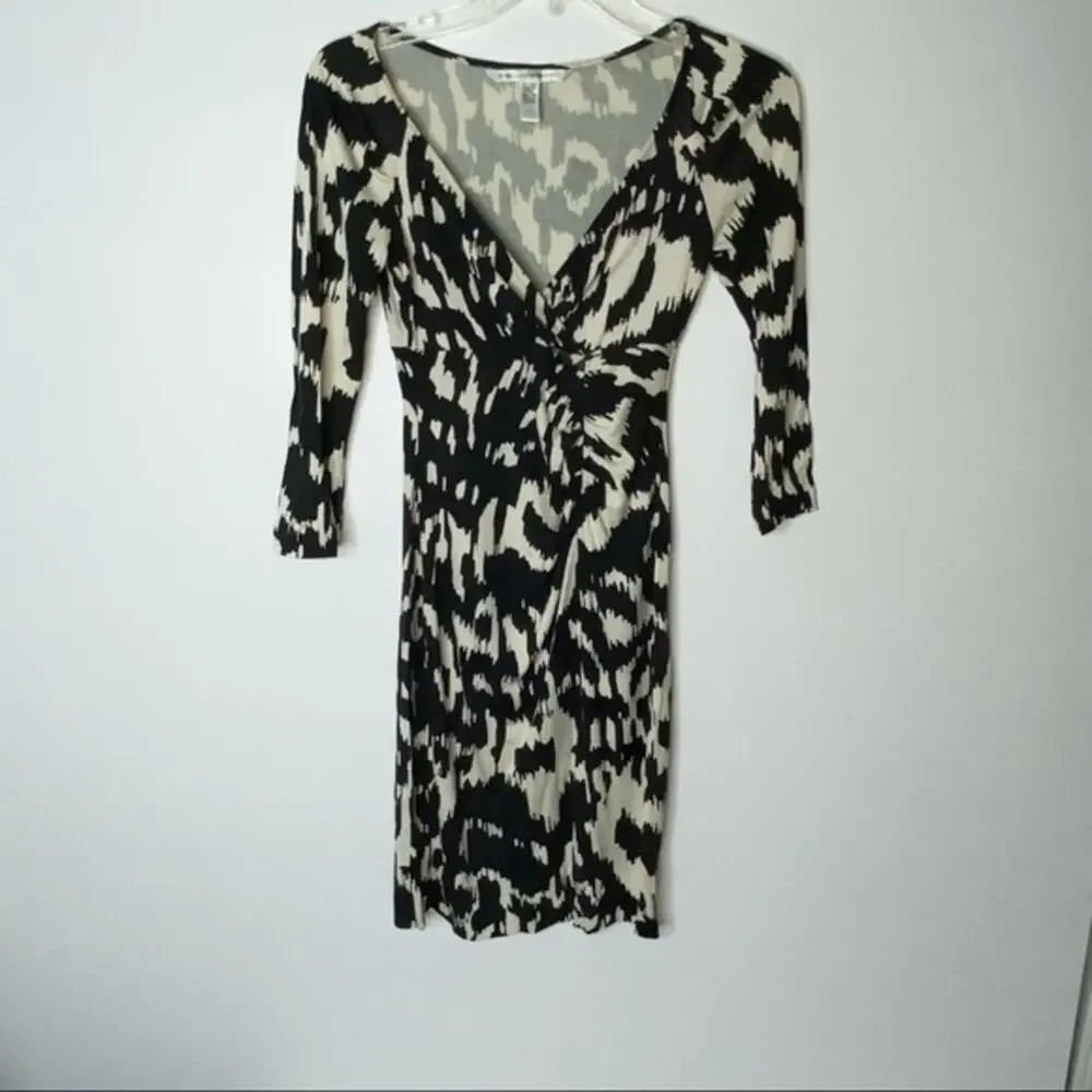 Diane von Furstenberg DVF Black & Ivory Form Fitting Capela 100% Silk Dress Sz 2